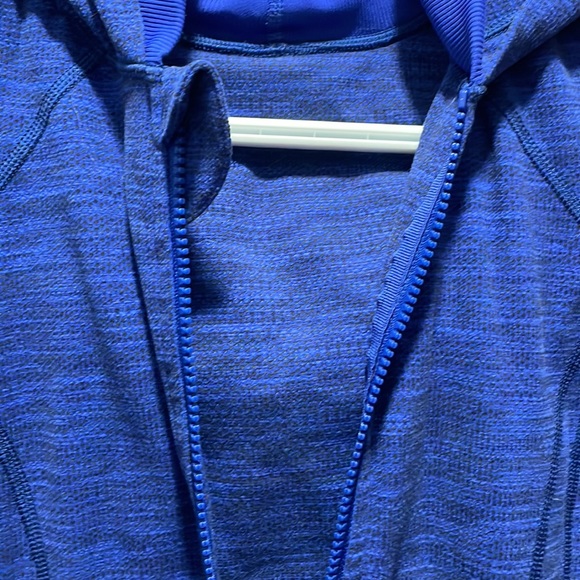 Zip up - Picture 8 of 9